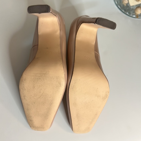 Lulu’s Light Nude Faux Patent Leather Square Toe Pumps 6 - Like New! - Picture 6 of 11